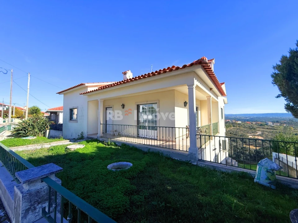 Moradia T3 para Venda em Carregueiros Foto 1