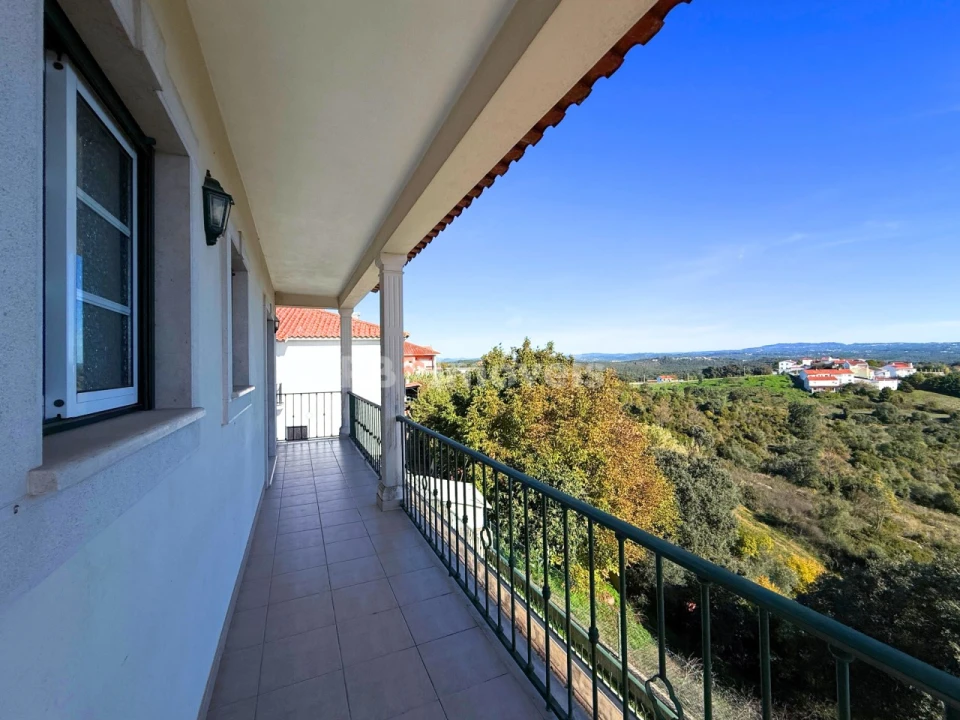 Moradia T3 para Venda em Carregueiros Foto 3