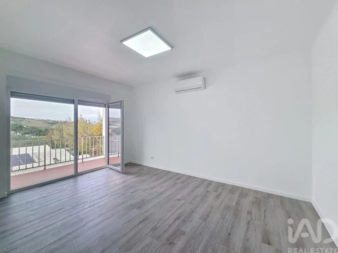 Apartamento T2 para Venda em Lourinhã e Atalaia Foto 12