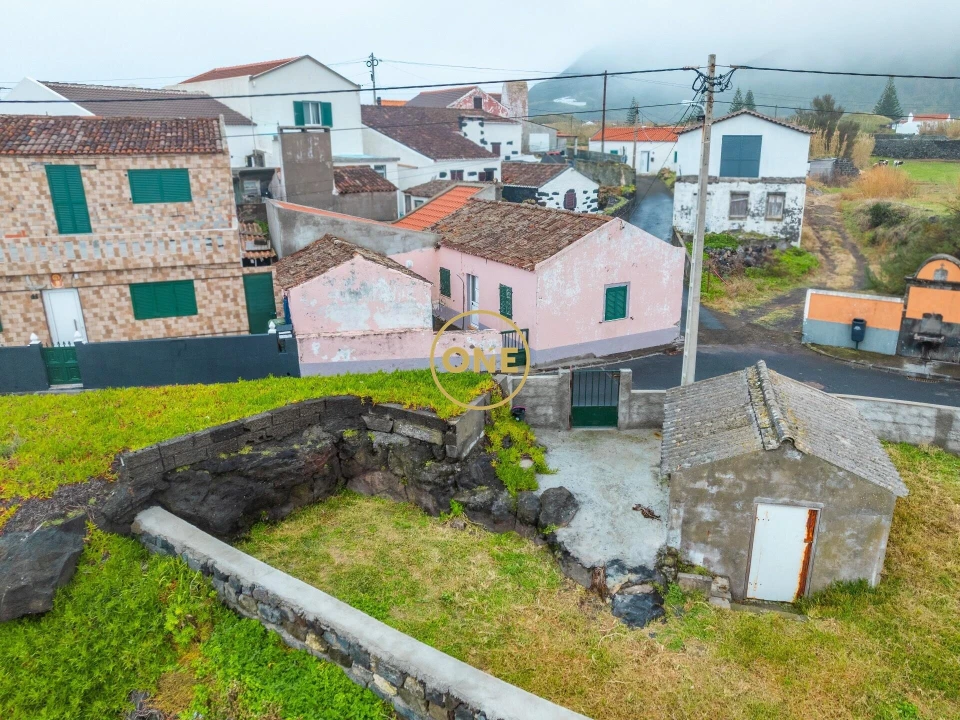 Moradia T2 para Venda em Mosteiros Foto 22