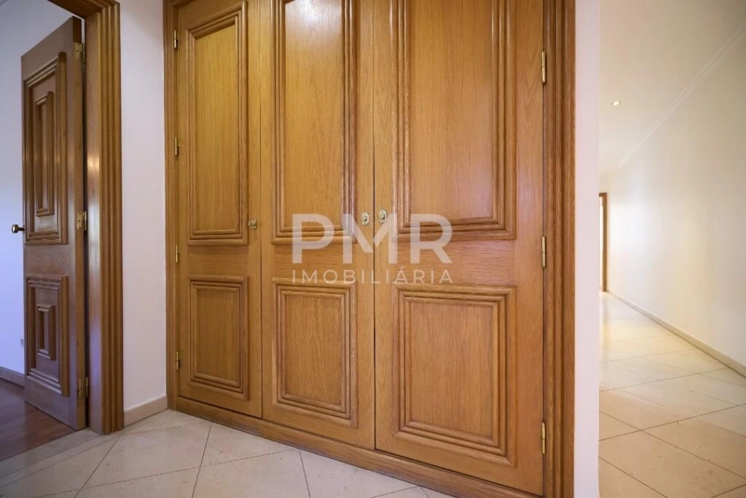 Apartamento T3 para Arrendamento em Santa Clara Foto 16