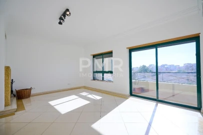 Apartamento T3 para Arrendamento em Santa Clara