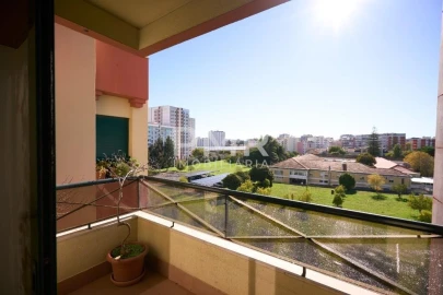 Apartamento T3 para Arrendamento em Santa Clara