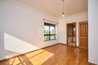 Apartamento T3 para Arrendamento em Santa Clara