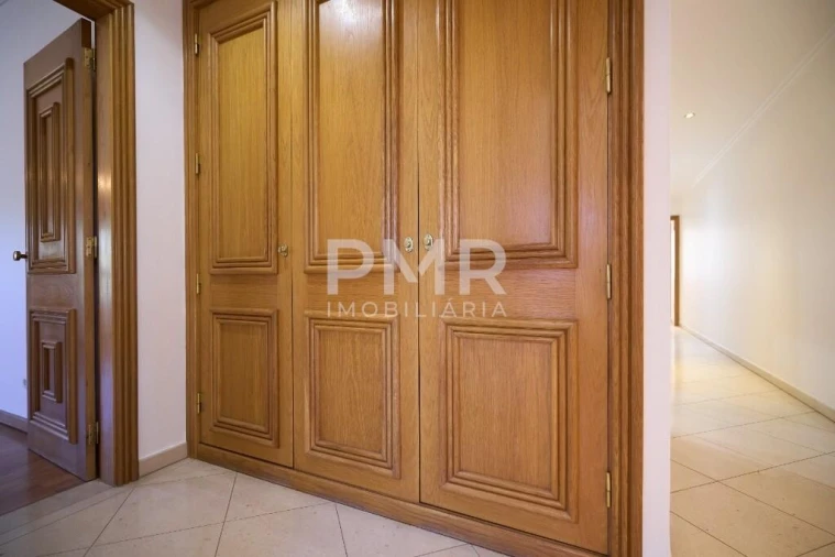 Apartamento T3 para Arrendamento em Santa Clara Foto 16