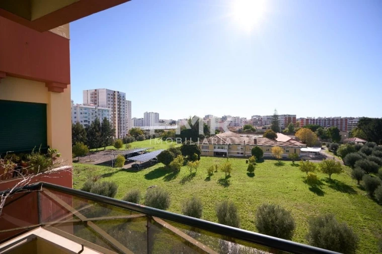 Apartamento T3 para Arrendamento em Santa Clara Foto 3