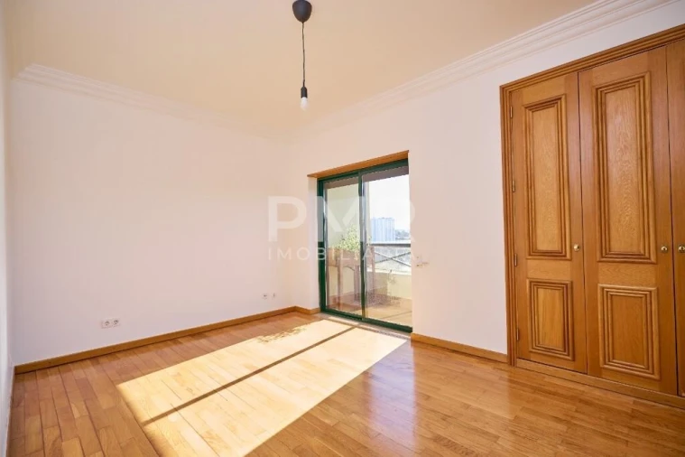 Apartamento T3 para Arrendamento em Santa Clara Foto 8