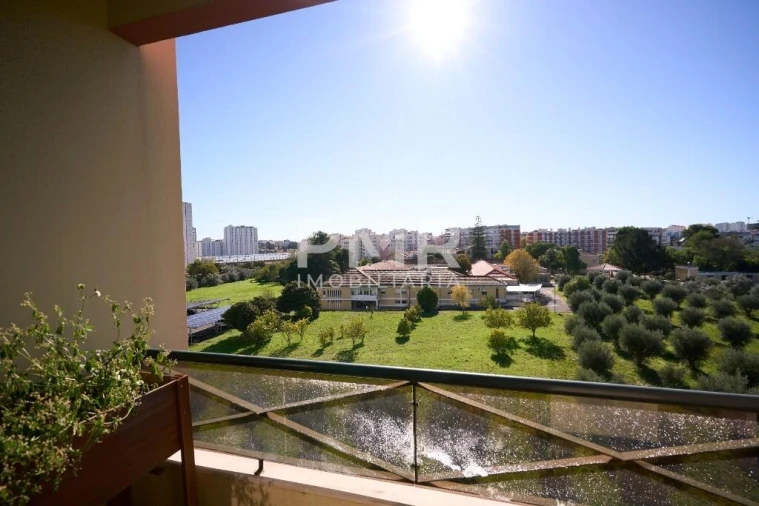 Apartamento T3 para Arrendamento em Santa Clara Foto 18