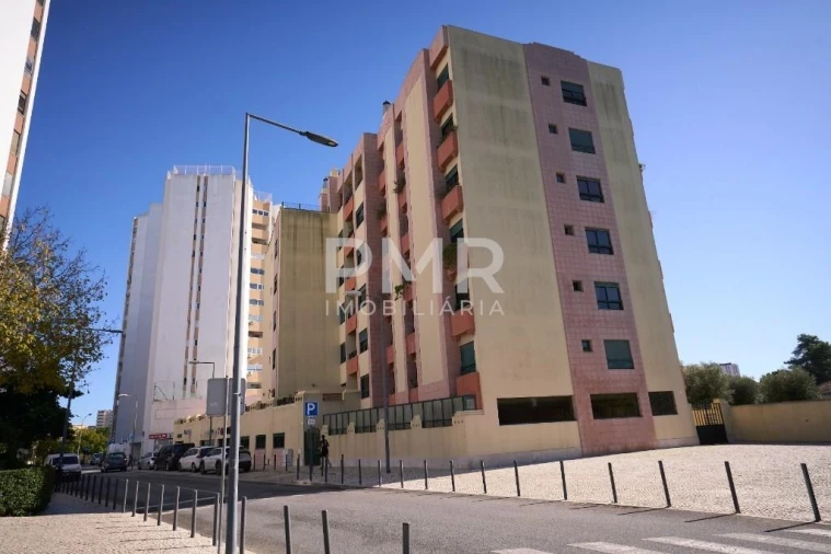 Apartamento T3 para Arrendamento em Santa Clara Foto 23