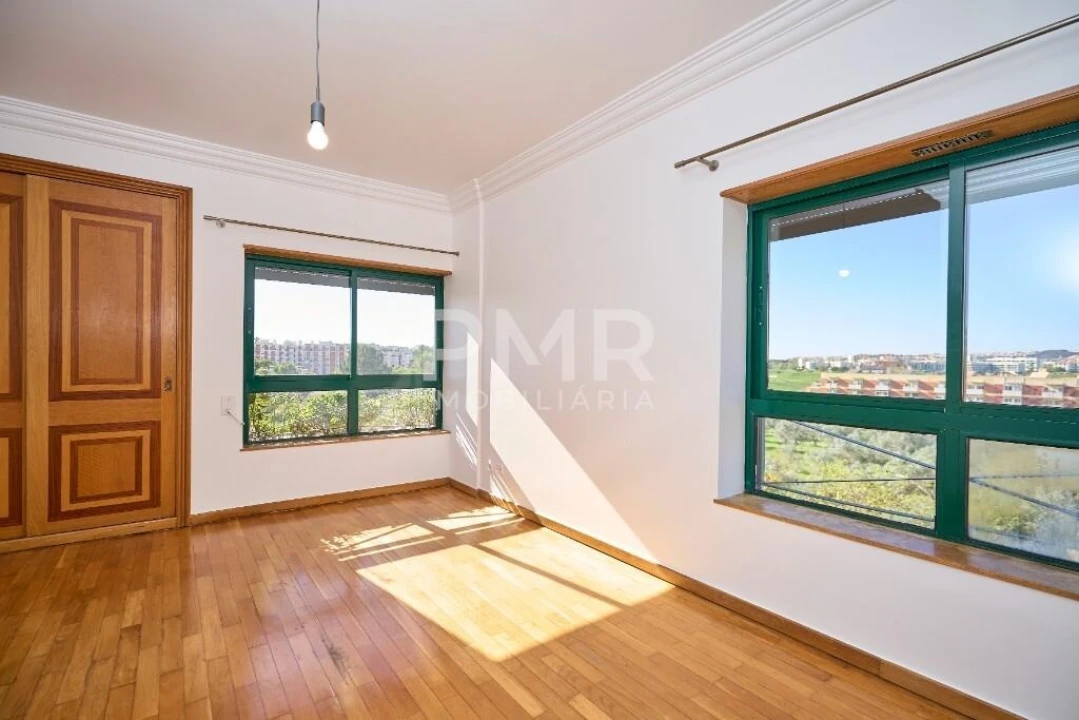 Apartamento T3 para Arrendamento em Santa Clara Foto 4