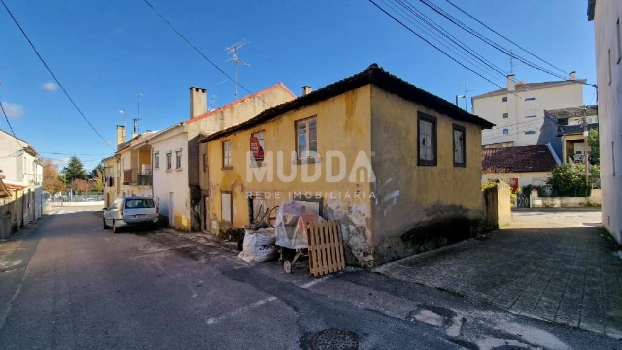 Moradia T3 para Venda em Sé, Santa Maria e Meixedo Foto 3