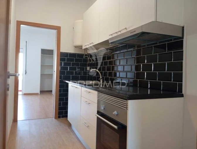 Apartamento T1 para Venda em Massamá e Monte Abraão Foto 2
