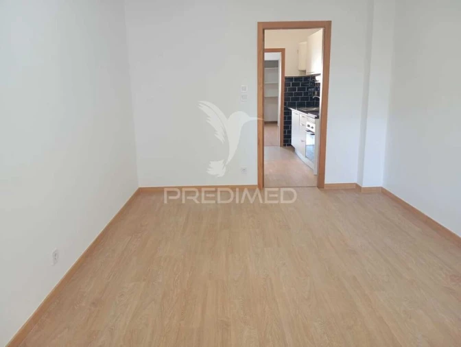 Apartamento T1 para Venda em Massamá e Monte Abraão Foto 8