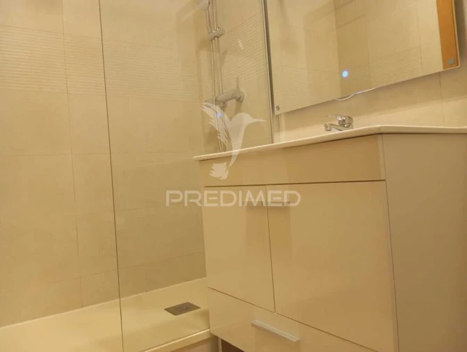 Apartamento T1 para Venda em Massamá e Monte Abraão Foto 6