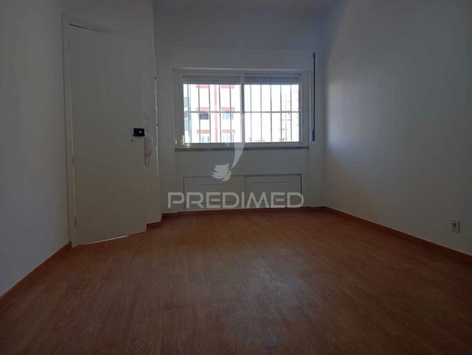 Apartamento T1 para Venda em Massamá e Monte Abraão Foto 9