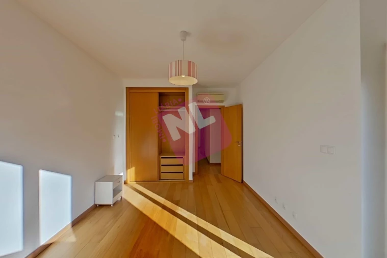 Apartamento T3 para Arrendamento em Odivelas Foto 25