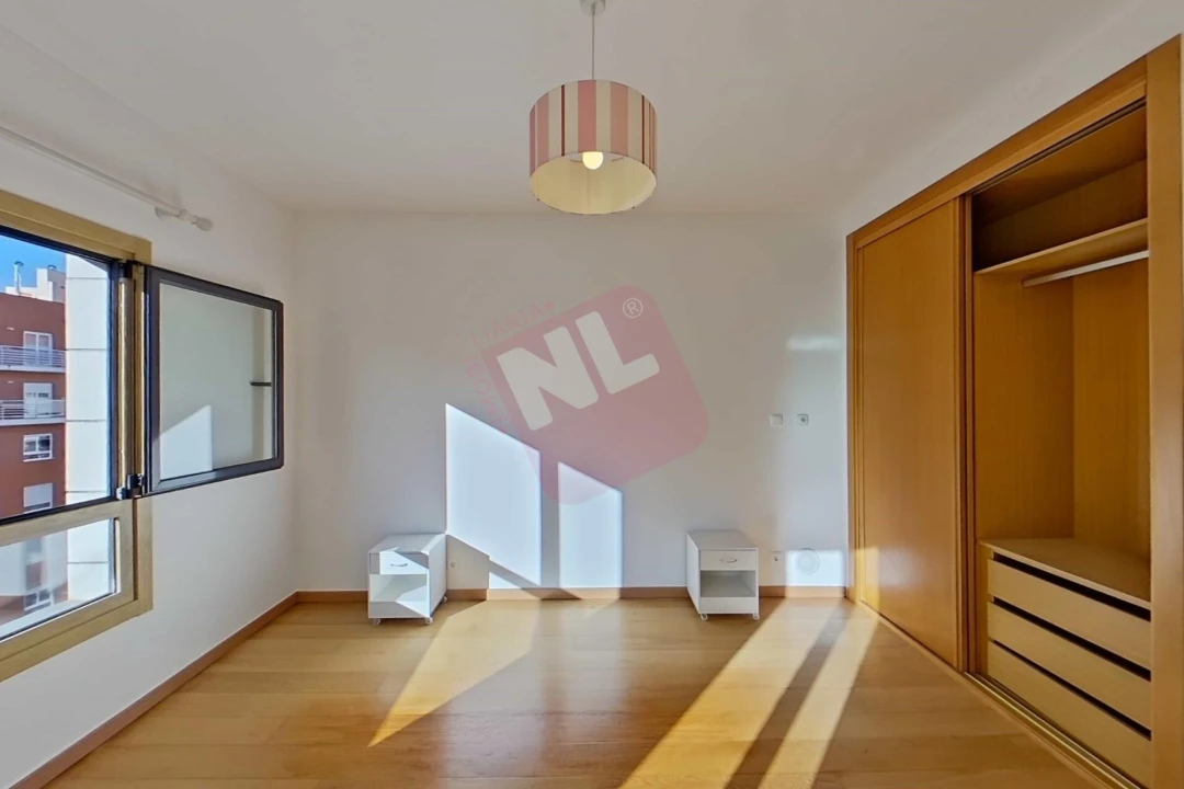 Apartamento T3 para Arrendamento em Odivelas Foto 24