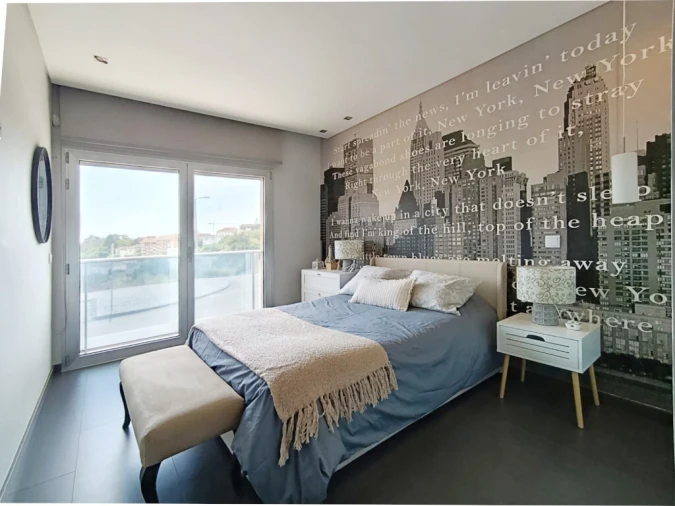 Apartamento T2 para Arrendamento em Santo Antonio dos Olivais Foto 4