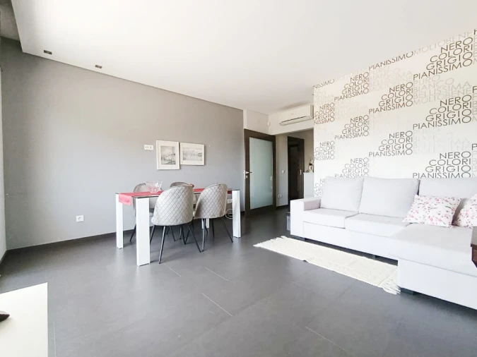 Apartamento T2 para Arrendamento em Santo Antonio dos Olivais Foto 2