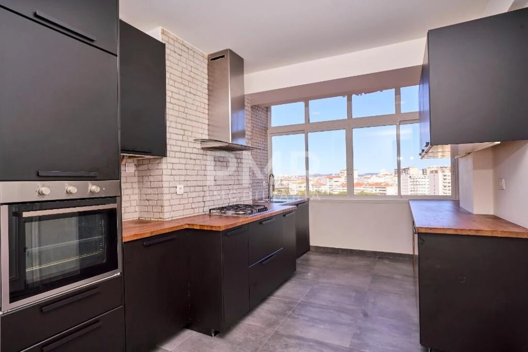 Apartamento T3 para Arrendamento em Lumiar Foto 1