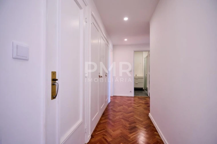 Apartamento T3 para Arrendamento em Lumiar Foto 9