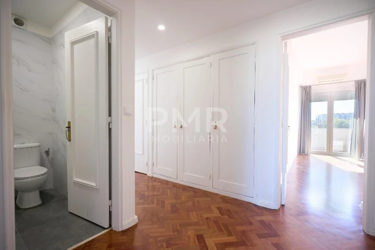 Apartamento T3 para Arrendamento em Lumiar Foto 19