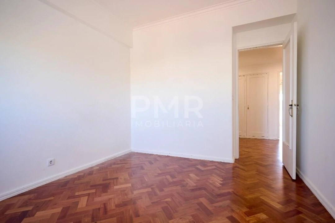 Apartamento T3 para Arrendamento em Lumiar Foto 23