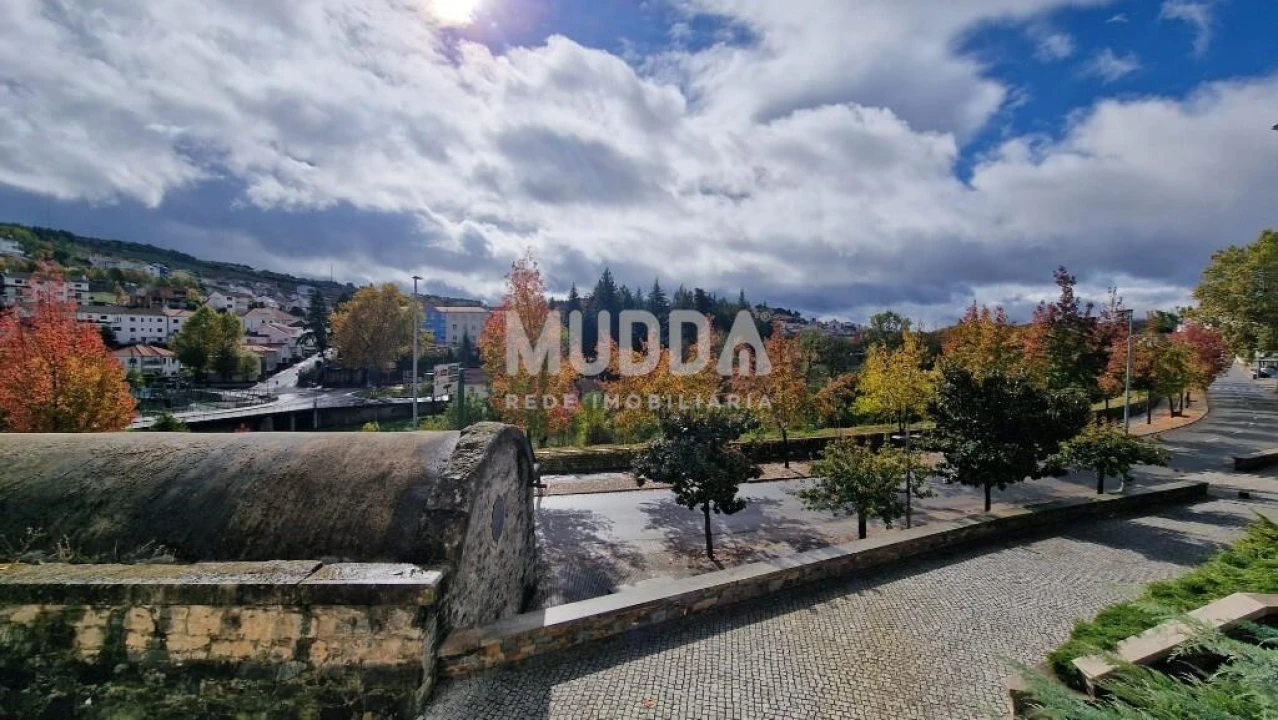 Apartamento para Venda em Sé, Santa Maria e Meixedo Foto 4