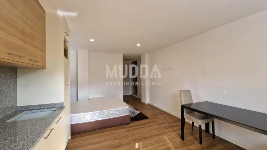 Apartamento para Venda em Sé, Santa Maria e Meixedo Foto 2