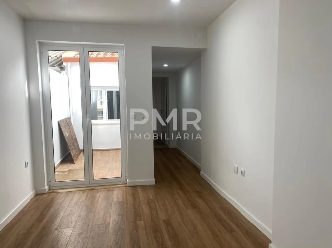 Apartamento T2 para Venda em Benavente Foto 2