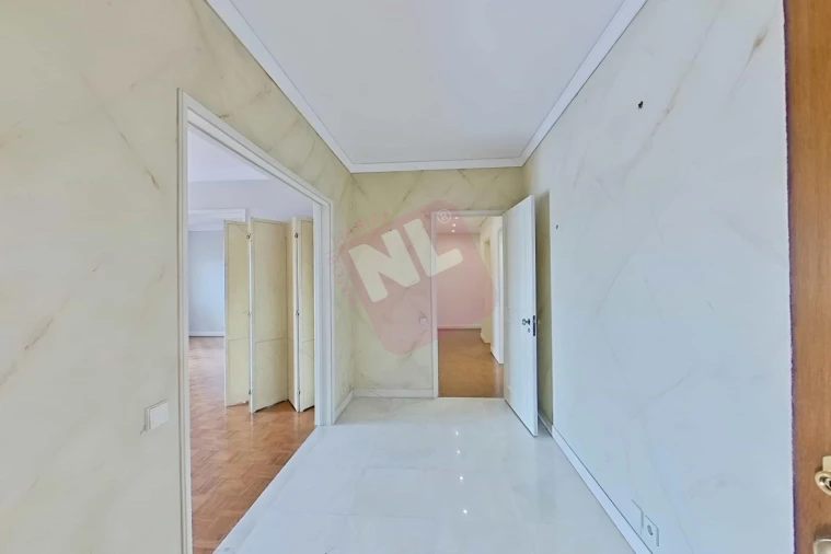 Apartamento T4 para Arrendamento em Lumiar Foto 4