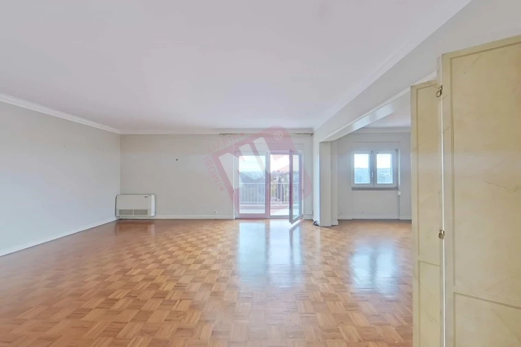 Apartamento T4 para Arrendamento em Lumiar Foto 6