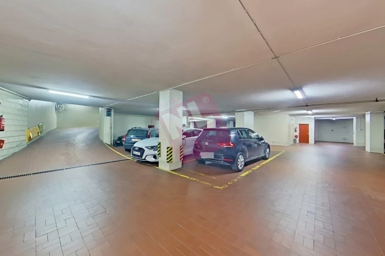 Apartamento T4 para Arrendamento em Lumiar Foto 53