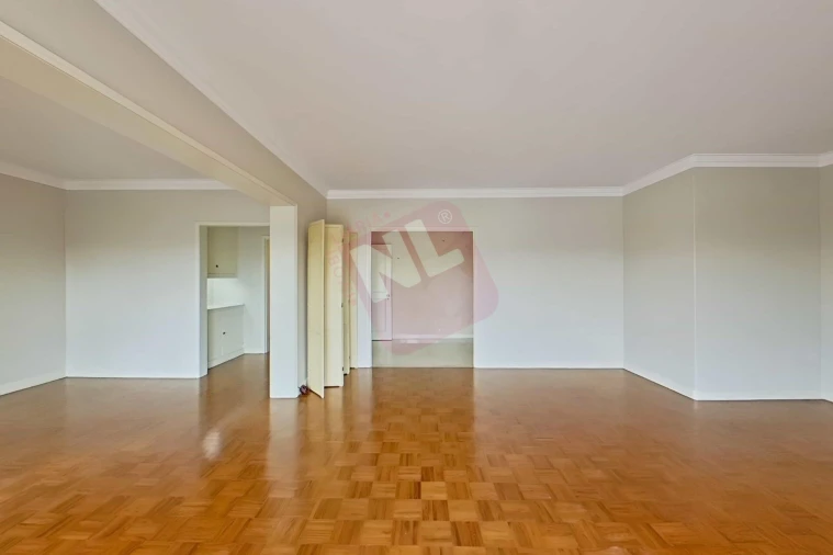 Apartamento T4 para Arrendamento em Lumiar Foto 8