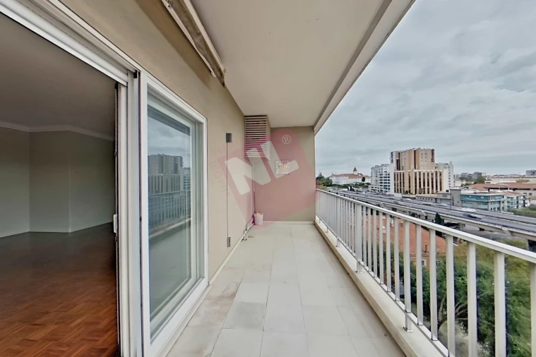 Apartamento T4 para Arrendamento em Lumiar Foto 12