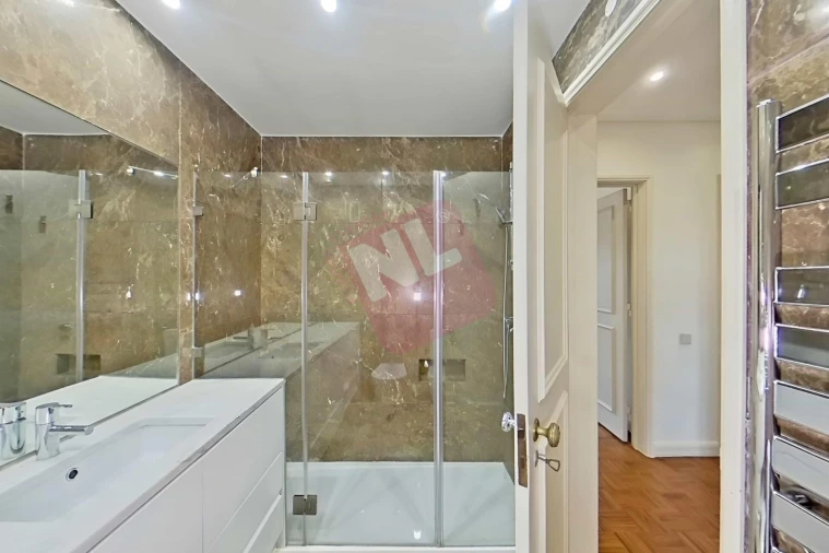 Apartamento T4 para Arrendamento em Lumiar Foto 39