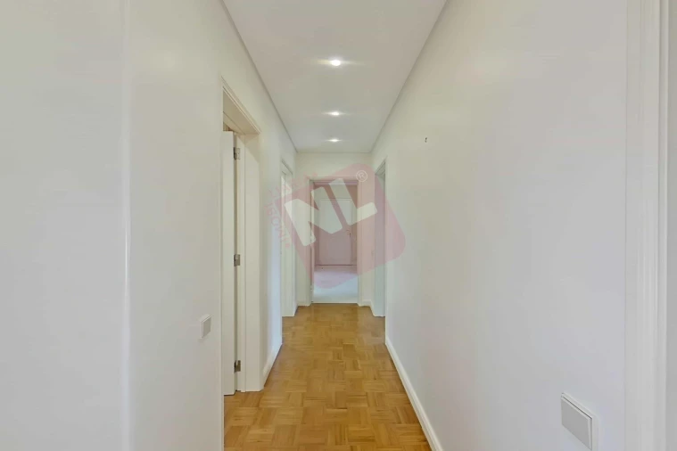 Apartamento T4 para Arrendamento em Lumiar Foto 30