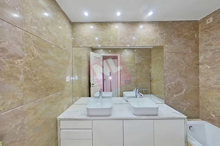 Apartamento T4 para Arrendamento em Lumiar Foto 35