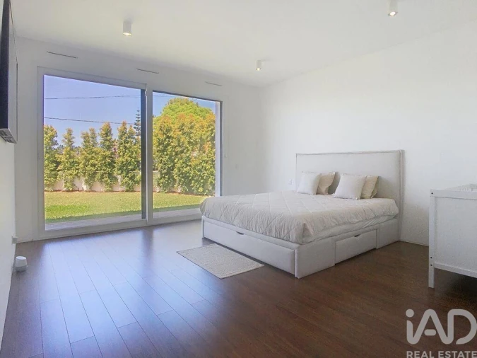 Moradia T4 para Venda em Silveira Foto 32