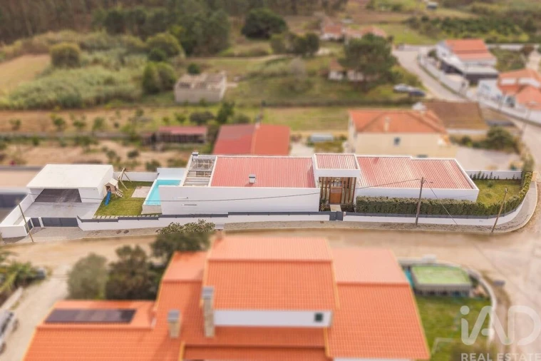 Moradia T4 para Venda em Silveira Foto 3