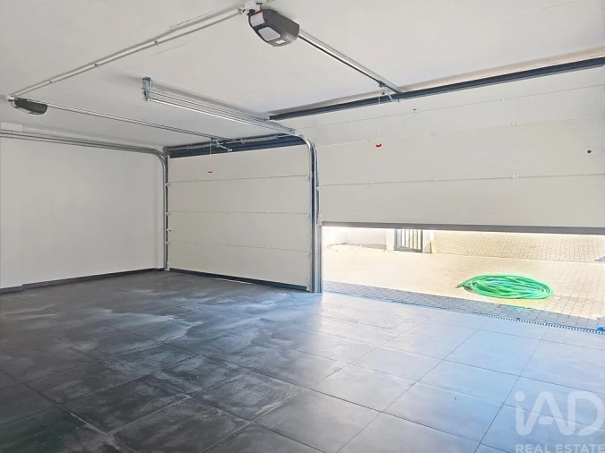 Moradia T4 para Venda em Silveira Foto 37