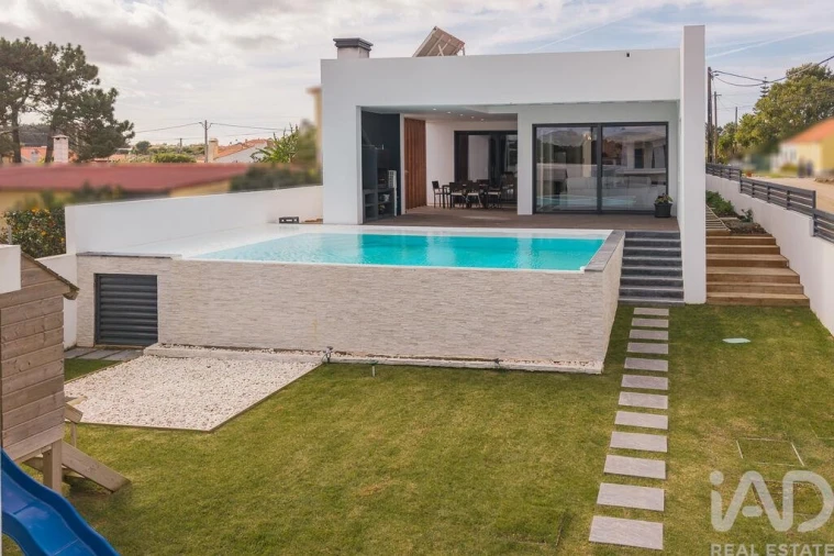 Moradia T4 para Venda em Silveira Foto 2