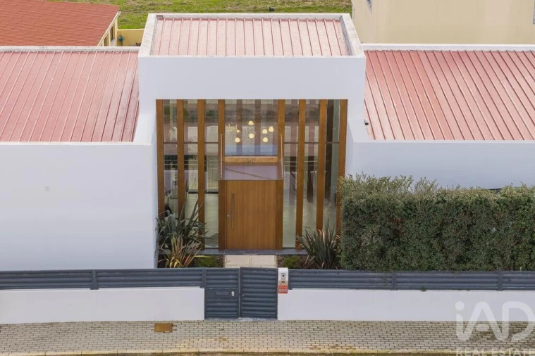 Moradia T4 para Venda em Silveira Foto 11