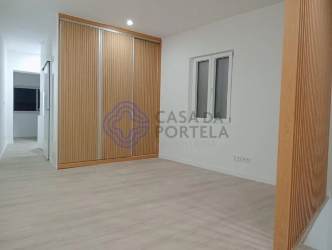 Apartamento T2 para Venda em Pedrouços Foto 3