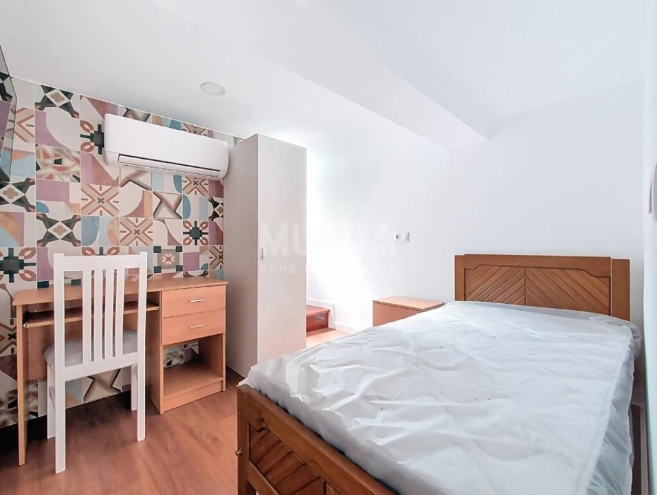 Prédio para Venda em Sé, Santa Maria e Meixedo Foto 3