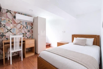 Prédio para Venda em Sé, Santa Maria e Meixedo