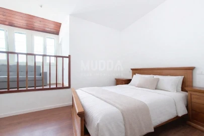 Prédio para Venda em Sé, Santa Maria e Meixedo