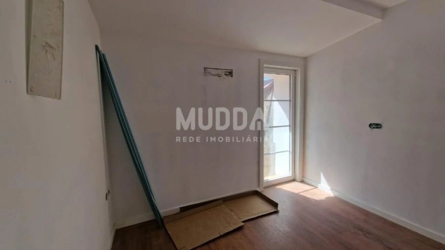 Prédio para Venda em Sé, Santa Maria e Meixedo Foto 12