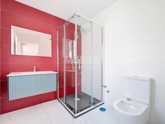 Prédio para Venda em Sé, Santa Maria e Meixedo Foto 5