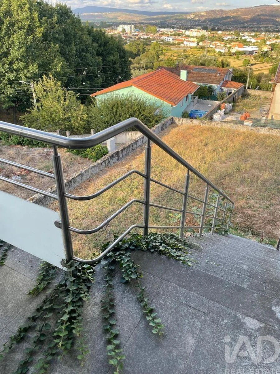 Moradia T4 para Venda em Calvão e Soutelinho da Raia Foto 9